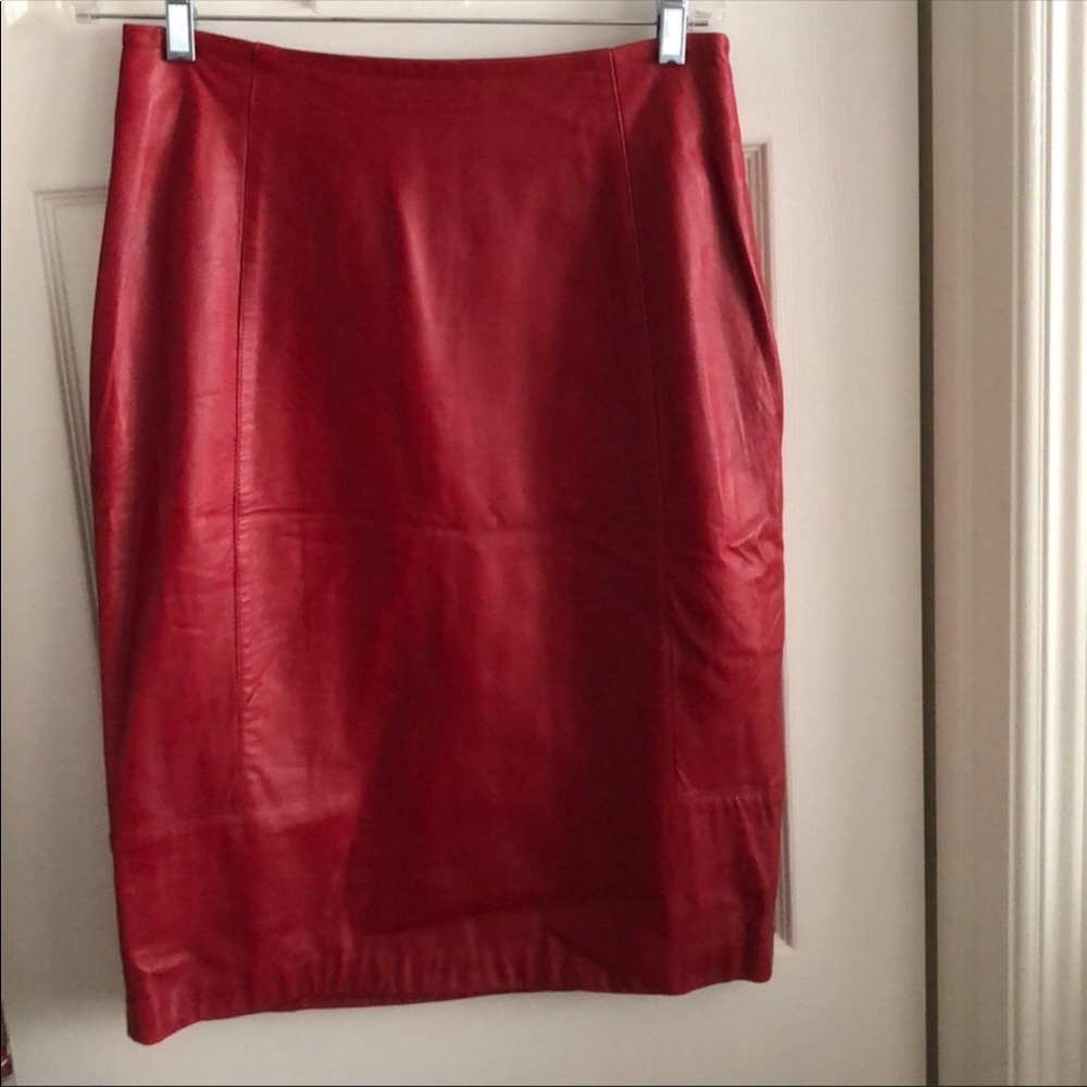 Sexy red leather skirt like new condition